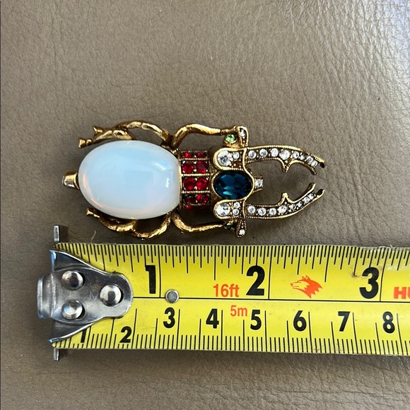 Joan Rivers Gold and White Insect Brooch with Opalescent Body - Picture 11 of 12